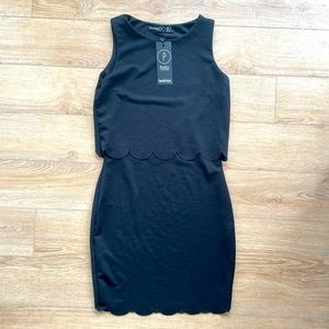 Black Sleeveless Scallop Trim Dress